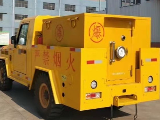 武宣凯龙爆破器材运输车:保障爆破任务的安全运行